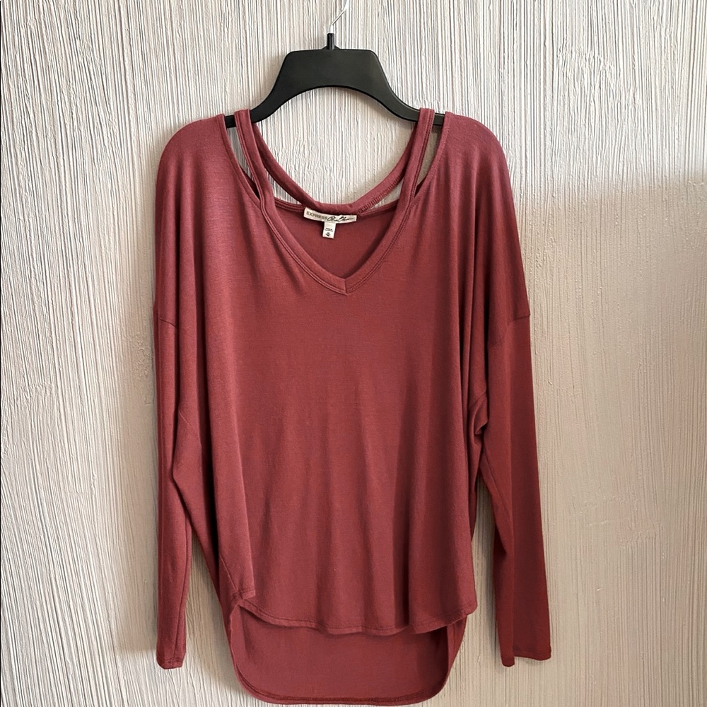 Express tops One Eleven collection